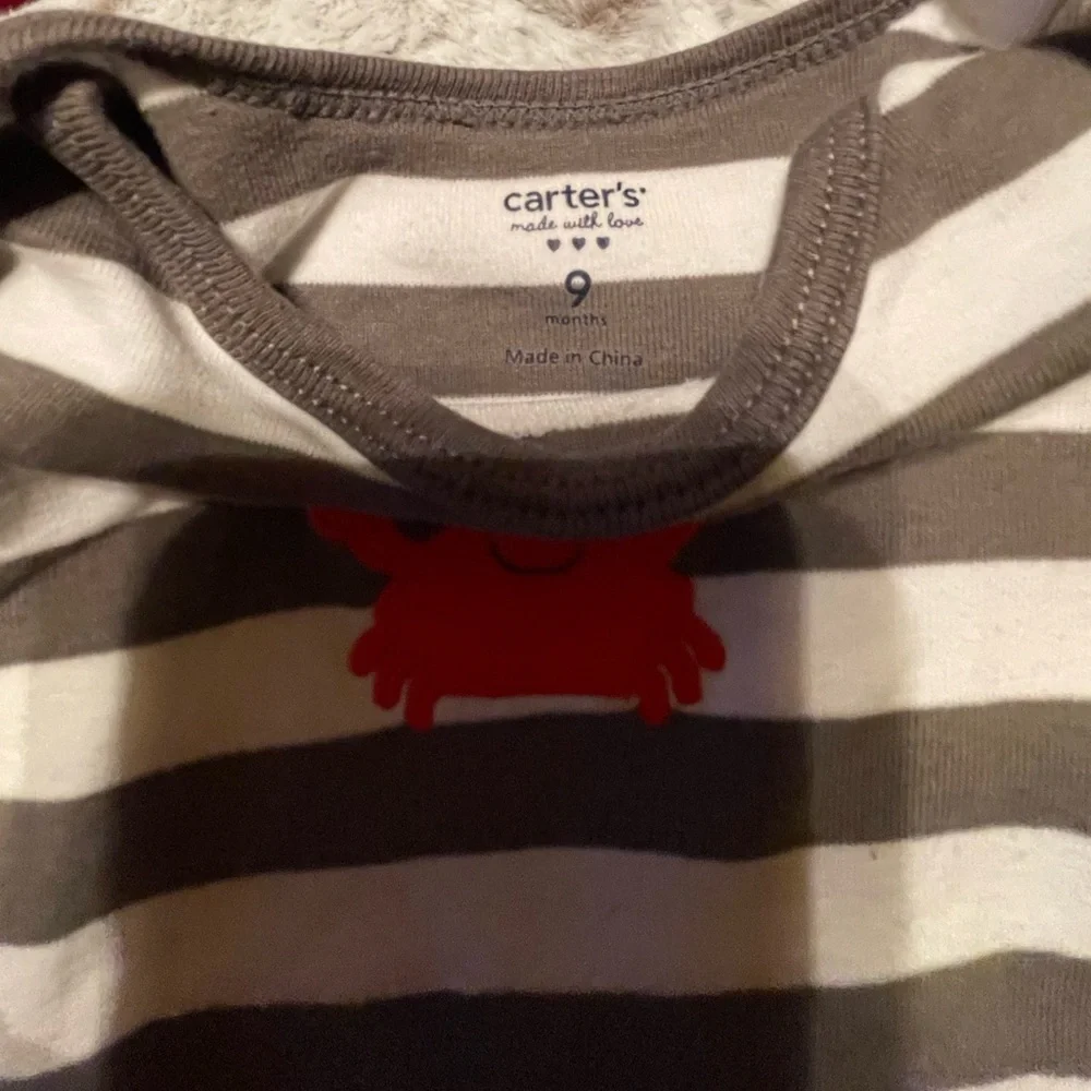 🦀 Carters 2 piece Set CUTE AS A BUTTON Crabby jogger Bottom and Onesie one Pc 9M